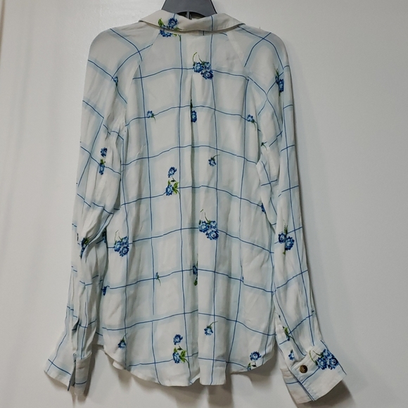 FPWindow To My Heart Button Down in White - Picture 8 of 8